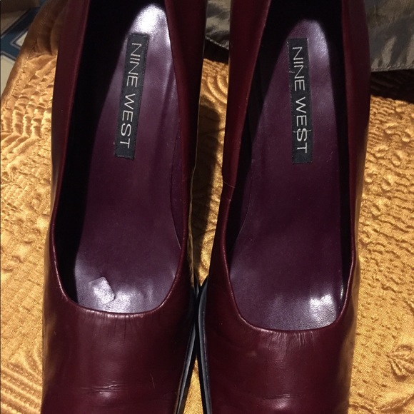 Burgundy Dress Pumpsc - Picture 3 of 4